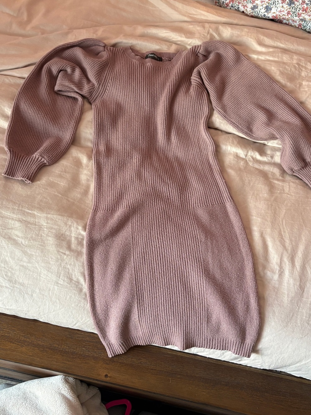 Amazon Ribbed Puff-Sleeve Mini Dress in Mauve